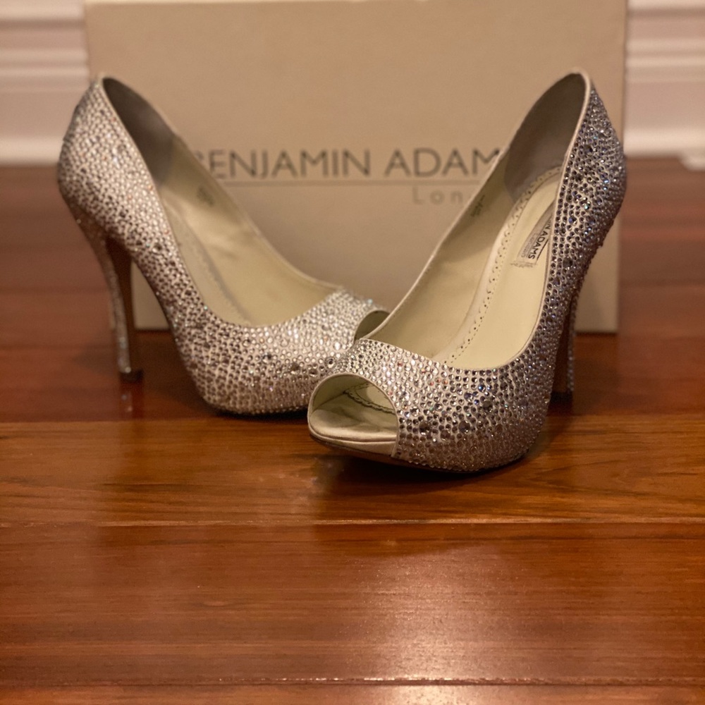 Benjamin Adams Charley Full Swarovski Crystal Pump Sz 7
